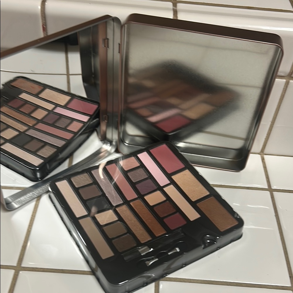 Multi-Color Eyeshadow Palette